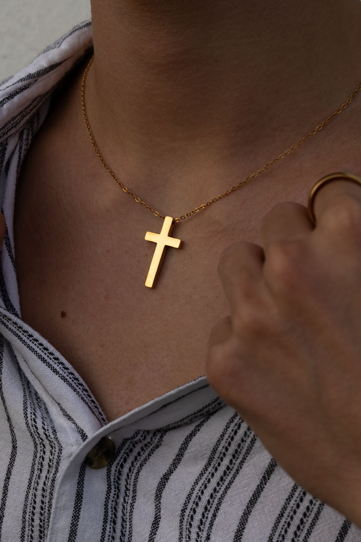 CROSS NECKLACE