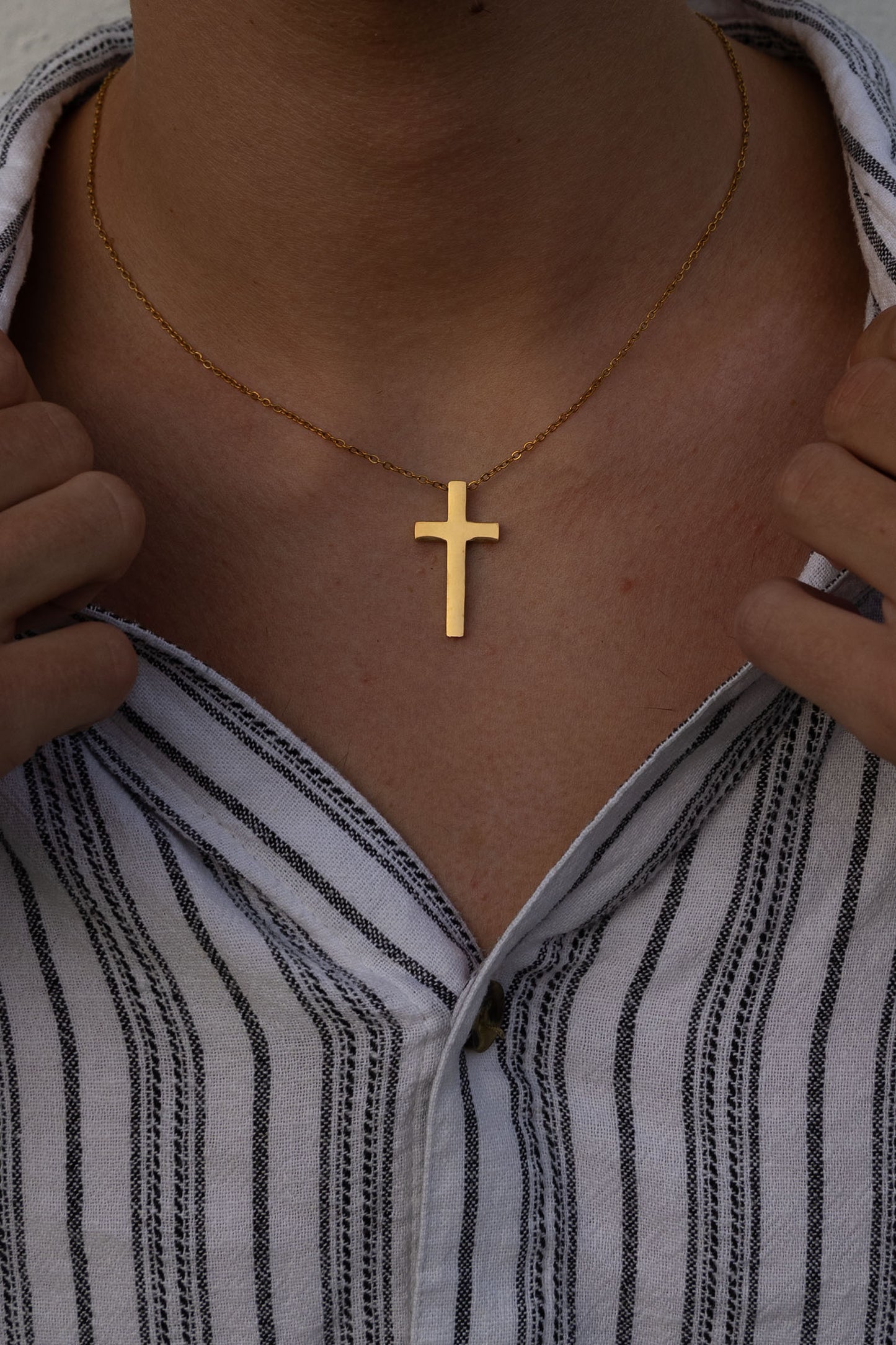 CROSS NECKLACE